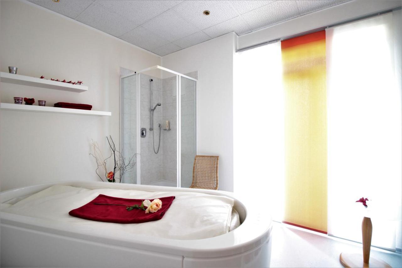 Ruhiges Doppelzimmer Im Hotel Ahornhof 린드버그 외부 사진