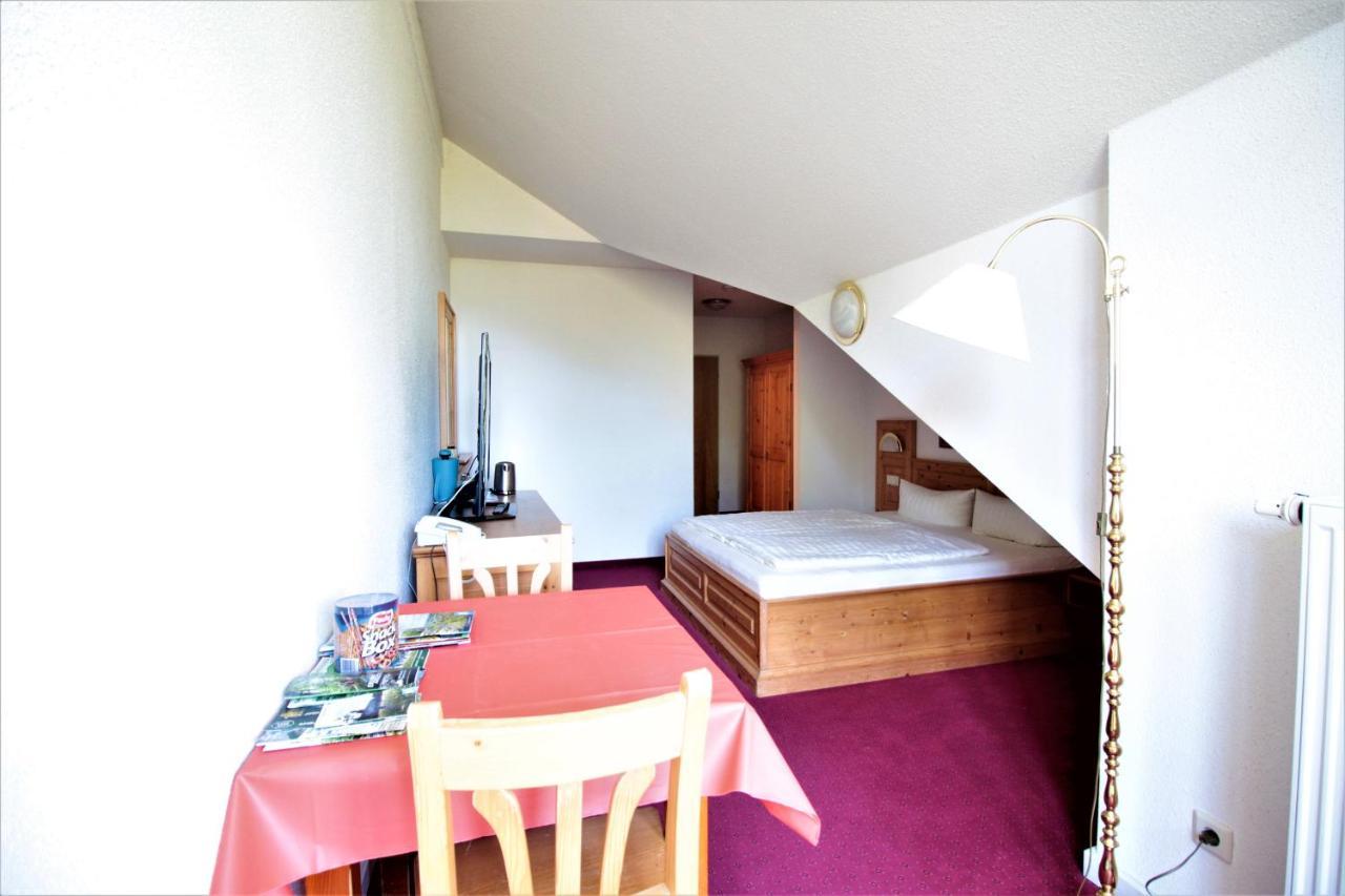 Ruhiges Doppelzimmer Im Hotel Ahornhof 린드버그 외부 사진
